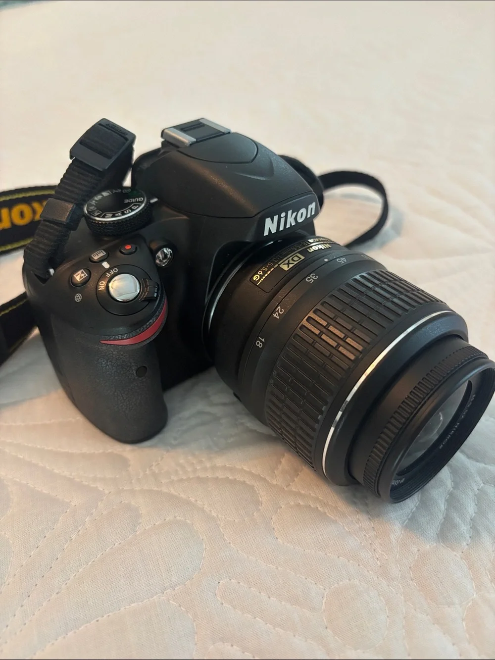Nikon D3200 DSLR Camera in Black with 18-55mm VR Lens